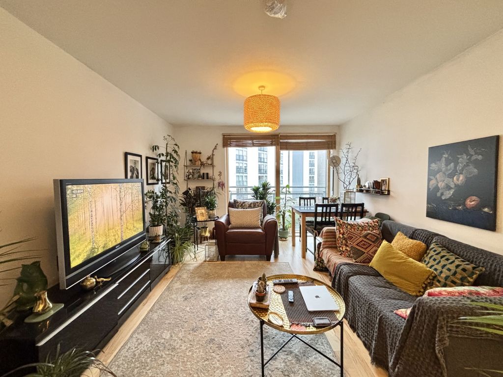 Property photo 1 of 10 Image00004