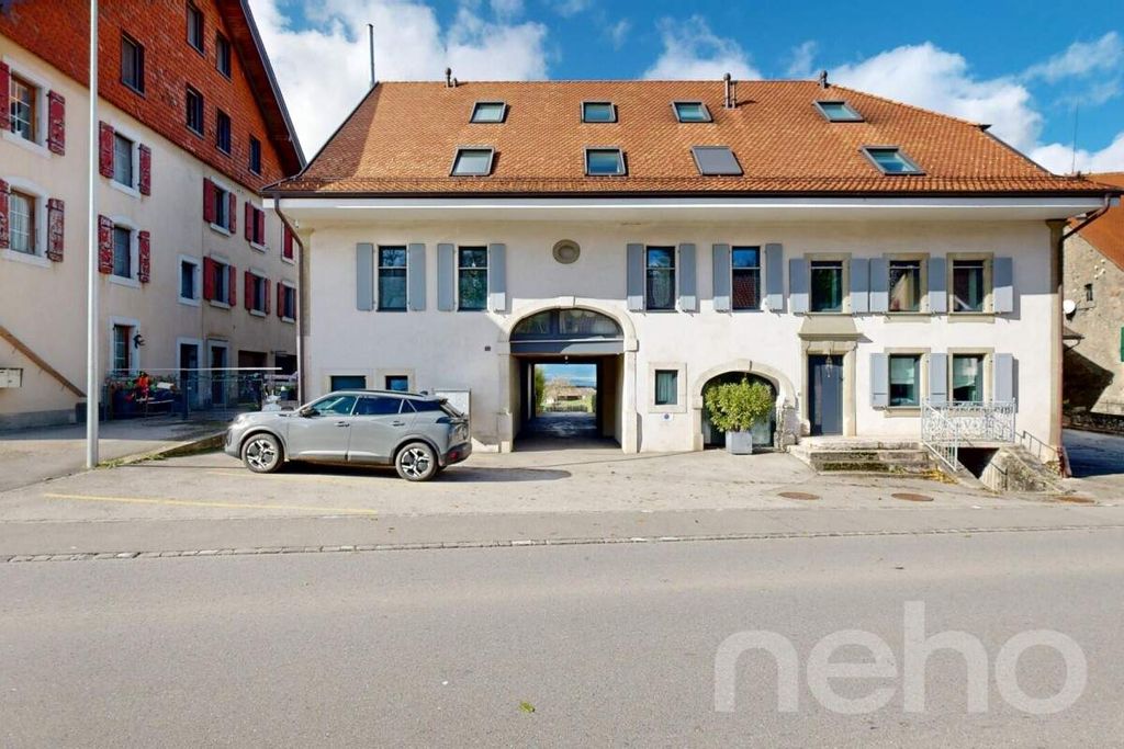 Property photo 3 of 12