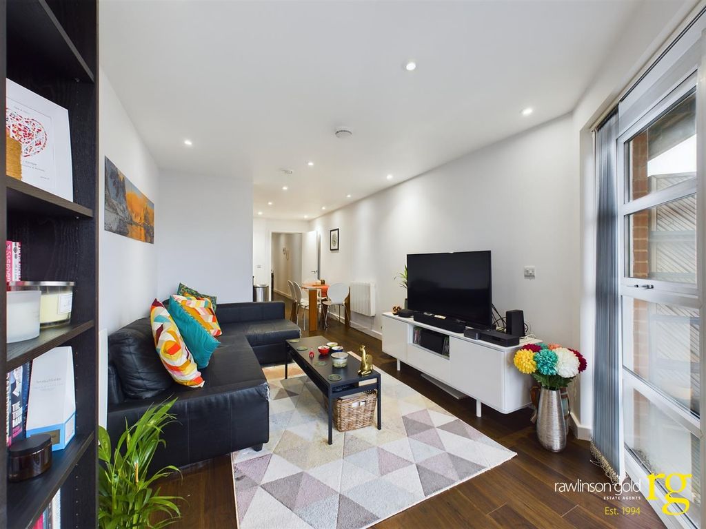 Property photo 3 of 13 Cam02900G0-Pr0201-Still011.Jpg