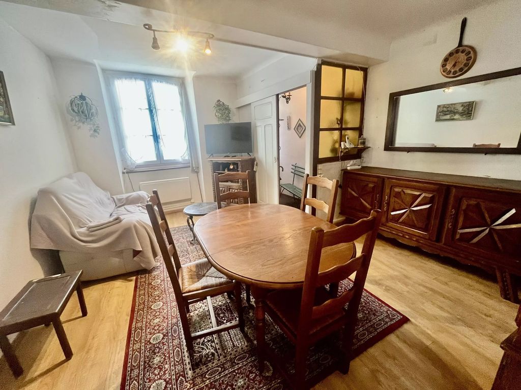 Property photo 3 of 11