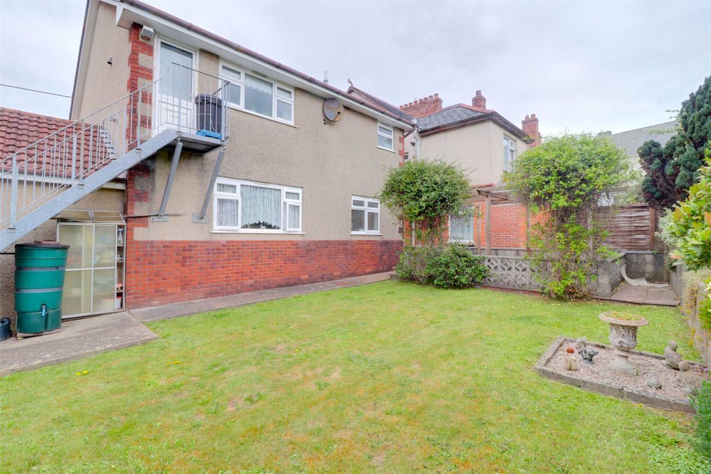 Property photo 2 of 15 Picture No. 05