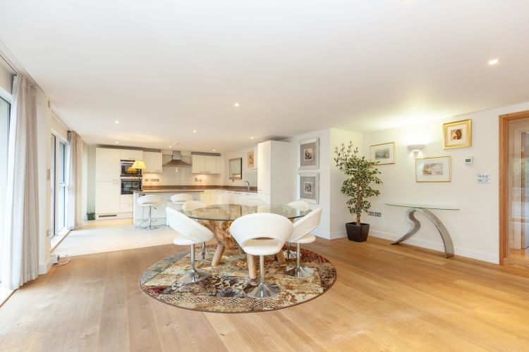 Property photo 1 of 10 207569