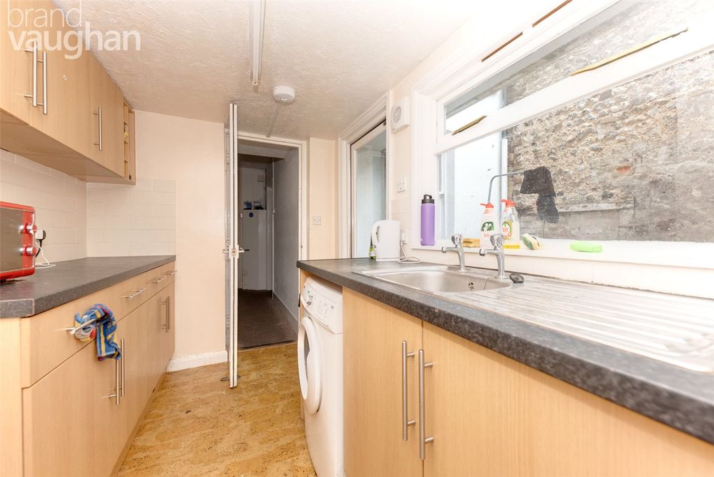 Property photo 2 of 12 Picture No. 03