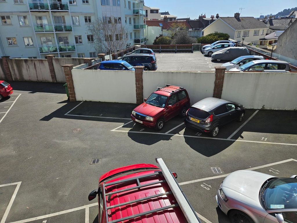 Additional image 11 of 1 bed flat for sale26 Rouge Bouillon, St Helier JE2