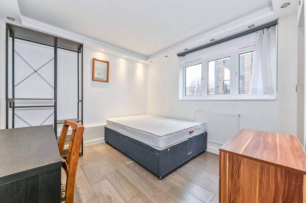 Property photo 3 of 11