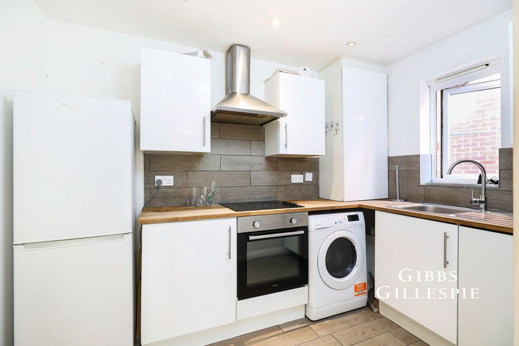 Property photo 2 of 10 Photo