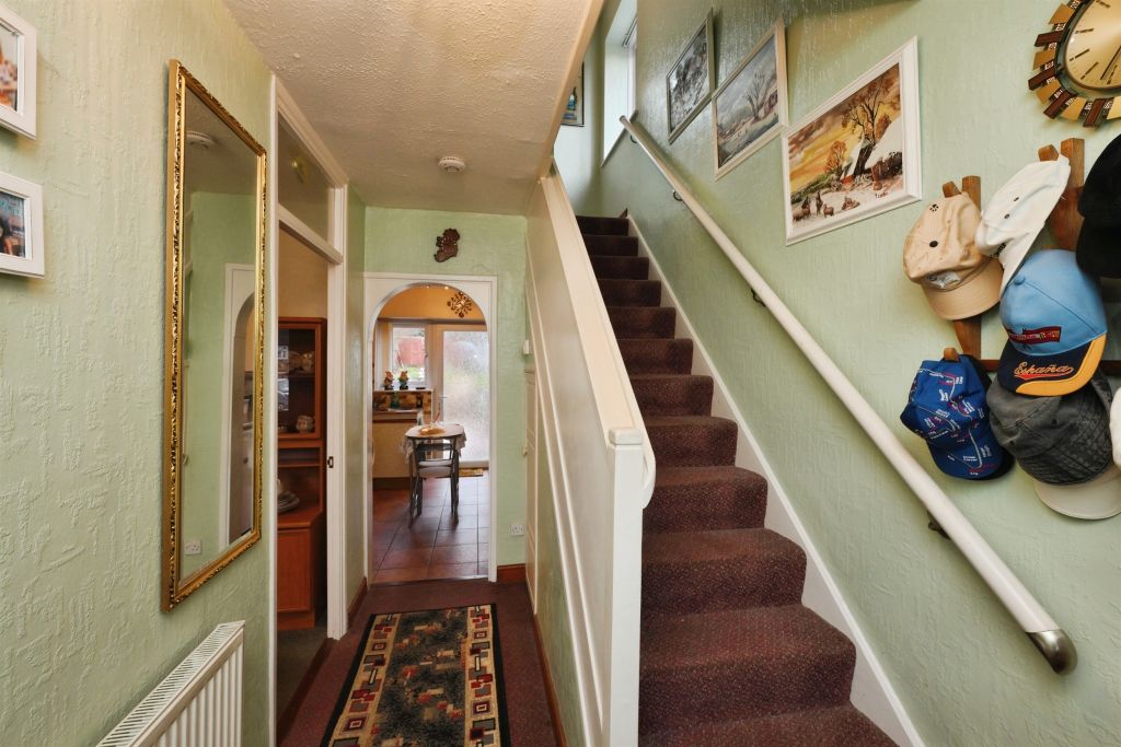 Property photo 2 of 20