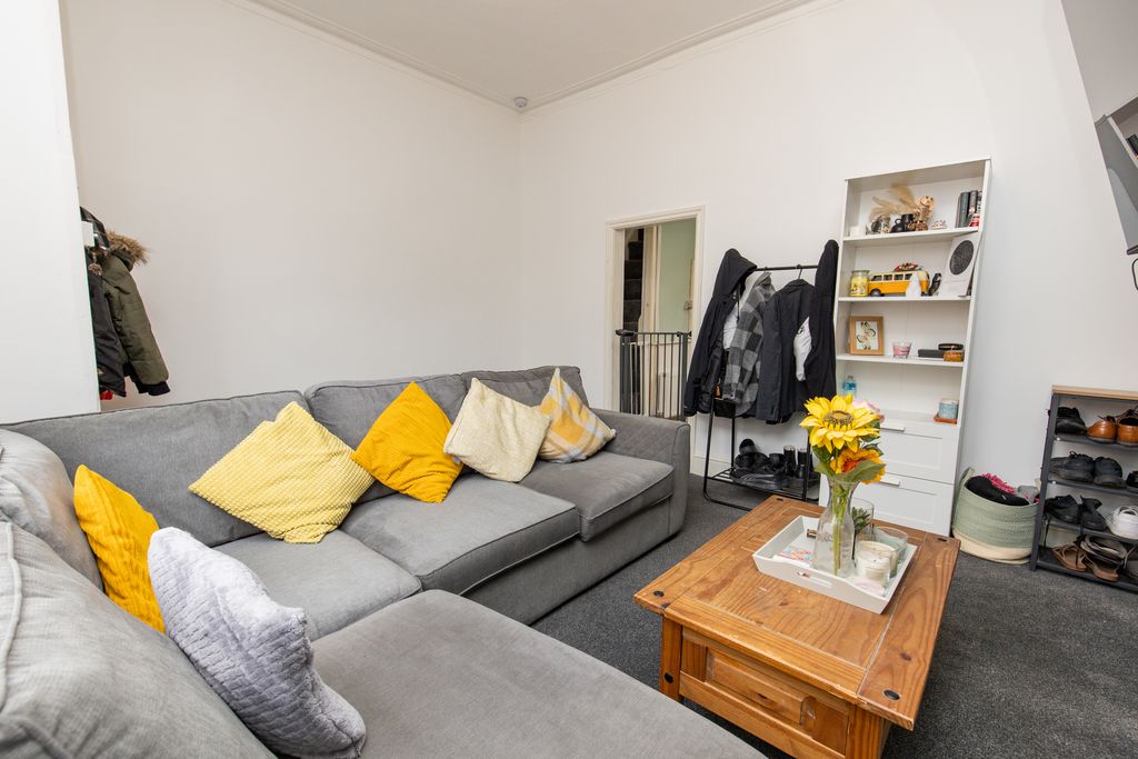 Property photo 3 of 8 Living Room