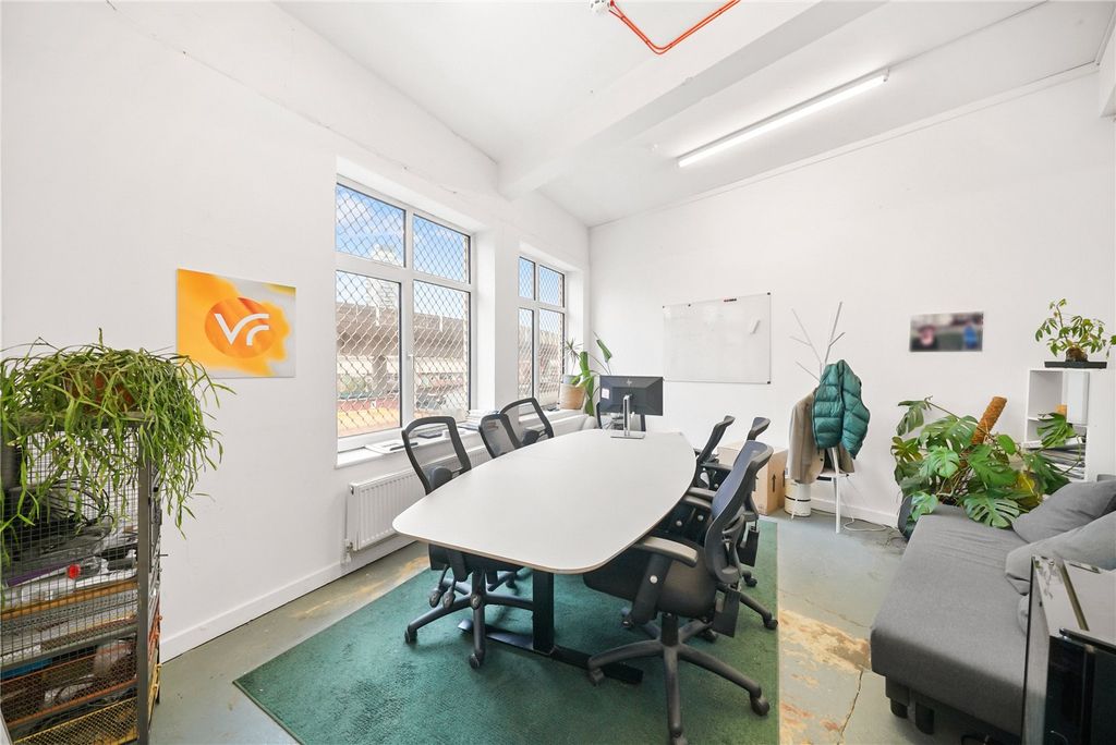 Property photo 1 of 11 Picture No. 16