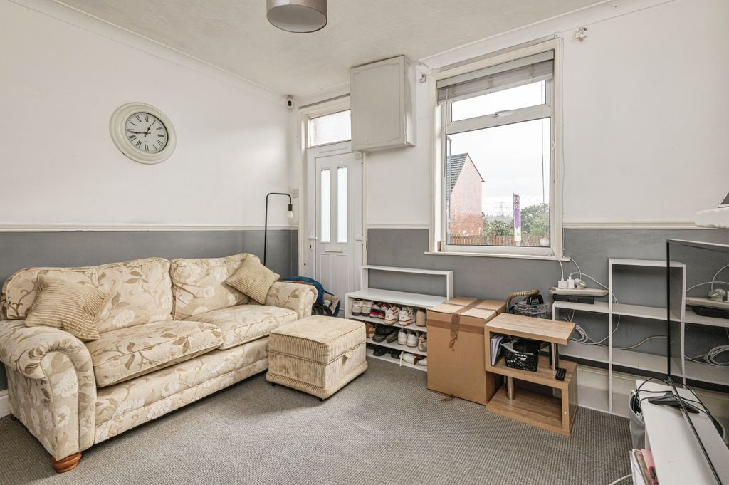 Property photo 3 of 14