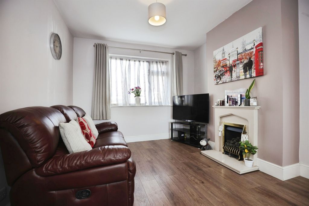 Property photo 2 of 16