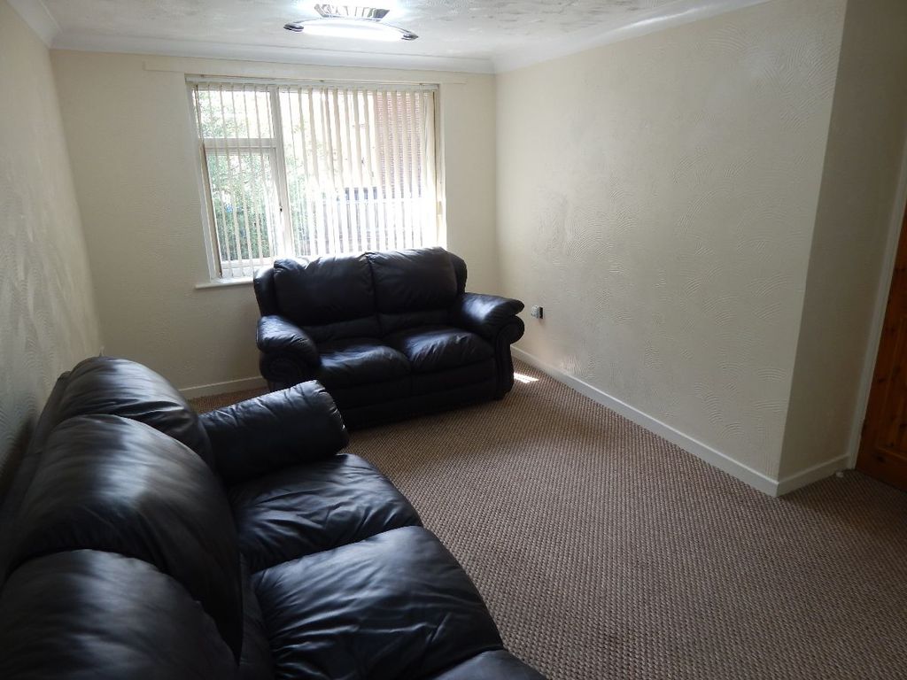 Property photo 2 of 14 Living Room