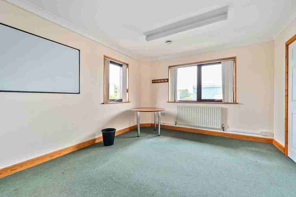 Property photo 3 of 9 Photo 5