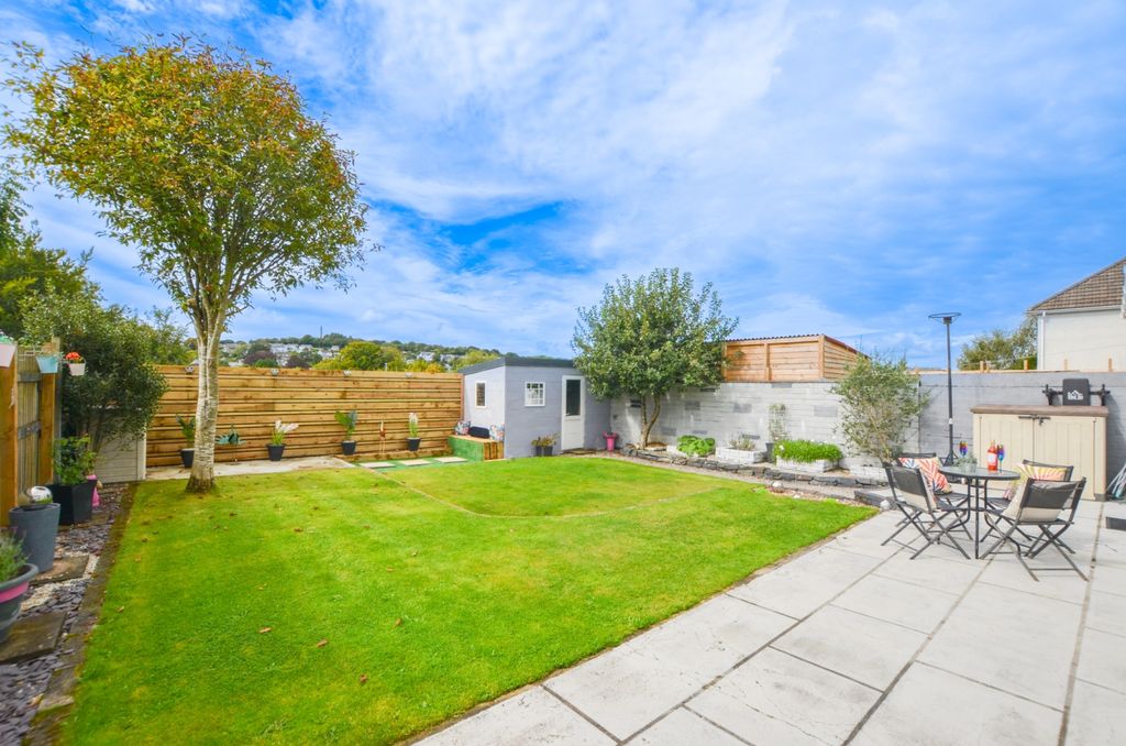 Property photo 2 of 20 16 Church Park Tps Bodmin Branch 01208 74182 -3