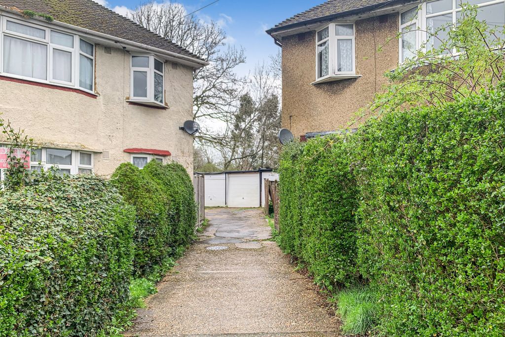 Property photo 2 of 3 Garage 8, Priory Close, Wembley, Ha0 2Se