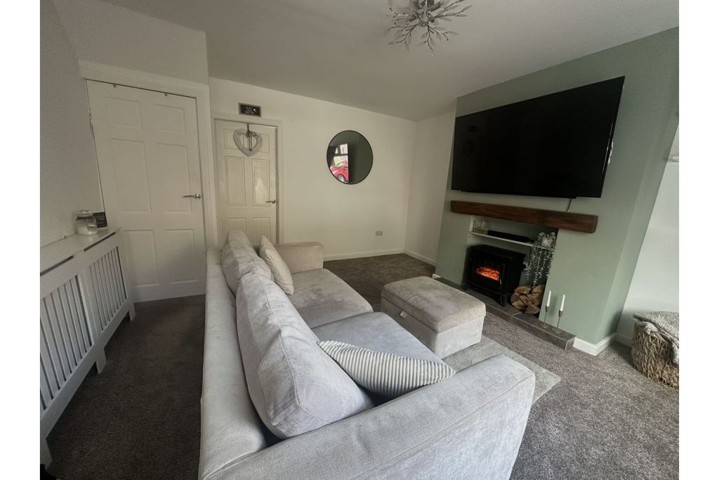 Property photo 3 of 11