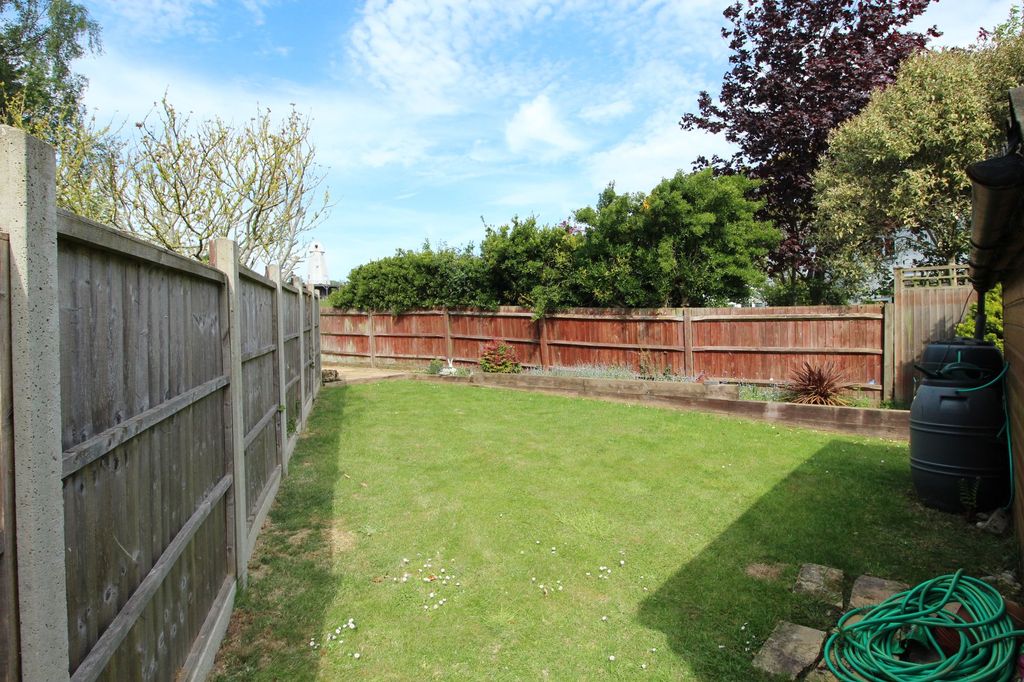 Property photo 3 of 27