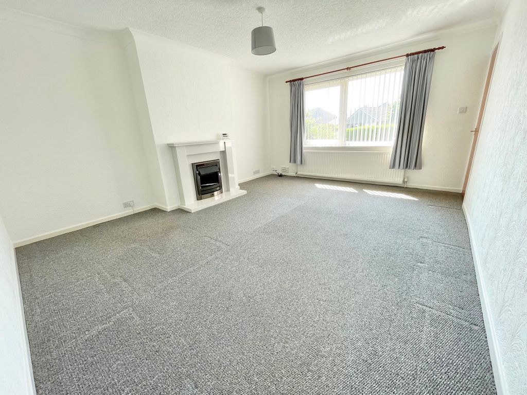 Property photo 2 of 27