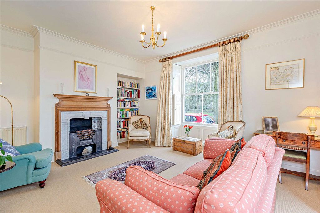 Property photo 2 of 17 Picture No. 12