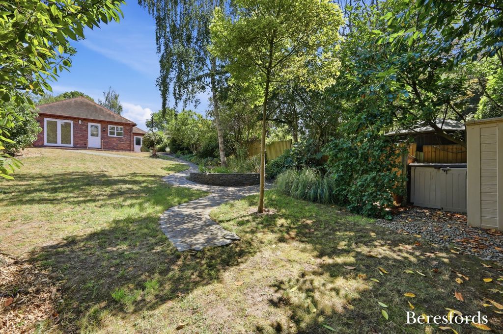 Property photo 2 of 14 Picture No. 32