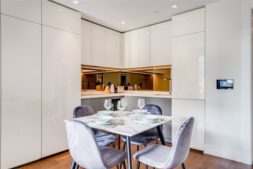 Property photo 2 of 12 Reception/Kitchen