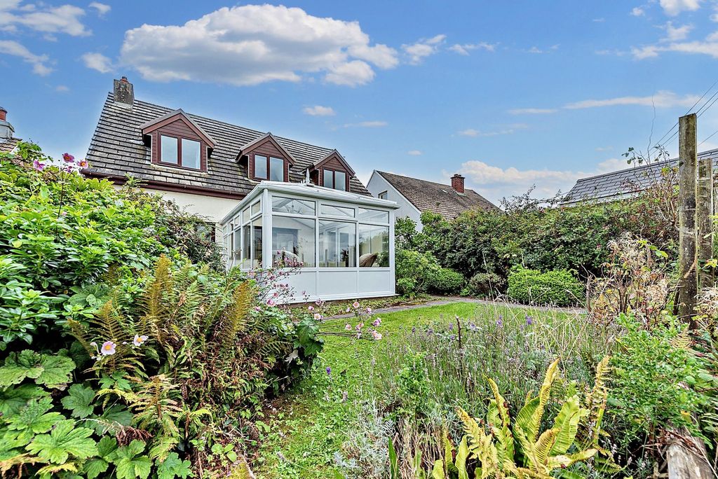 Property photo 1 of 41