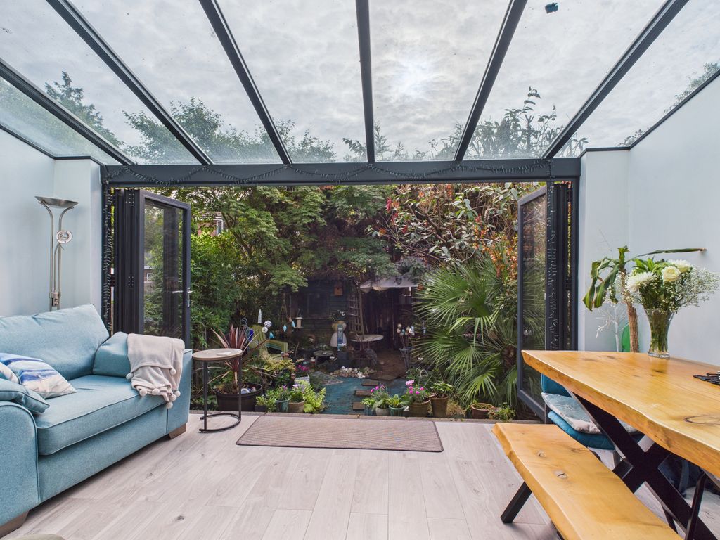 Property photo 2 of 11 Gallery