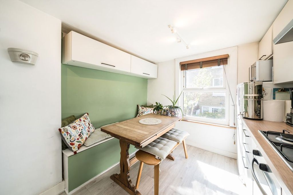 Property photo 3 of 8