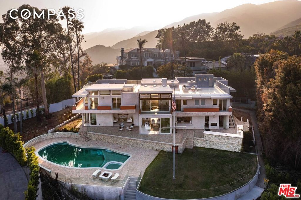 Property photo 1 of 36