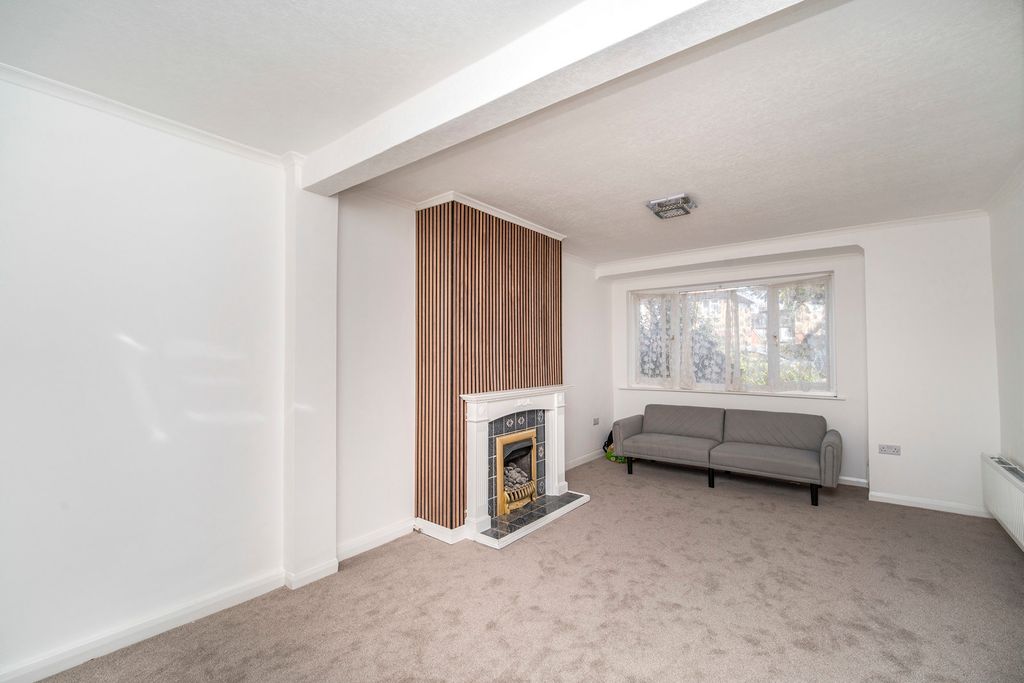 Property photo 3 of 12 Pbox-Img.Jpg