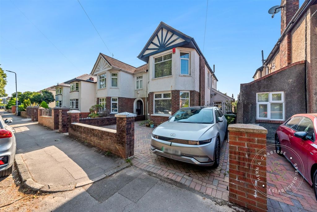 Property photo 1 of 34 Vaughan-Avenue-42.Jpg