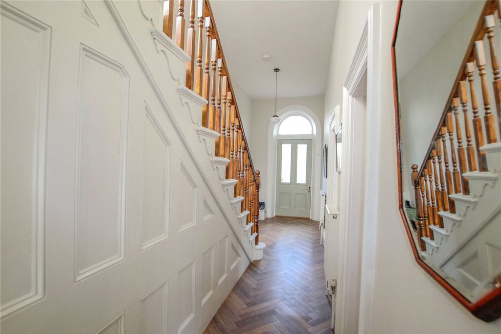 Property photo 2 of 23 Hallway