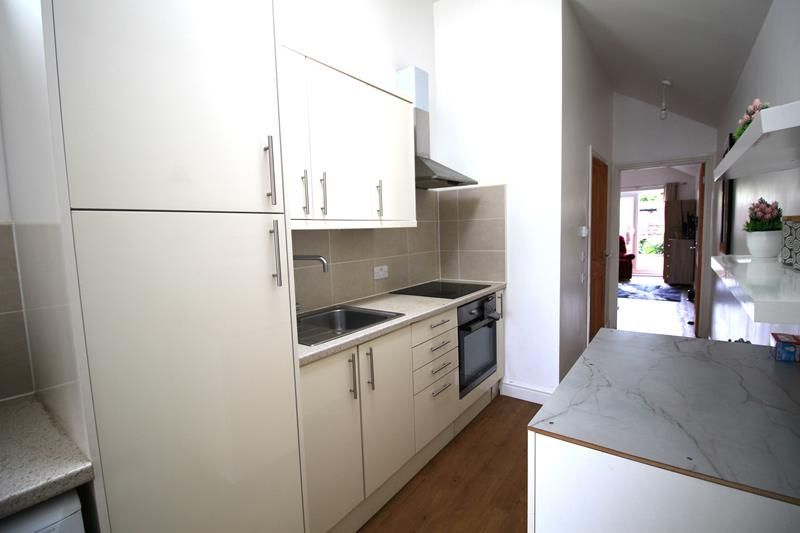 Property photo 2 of 6 Kitchen