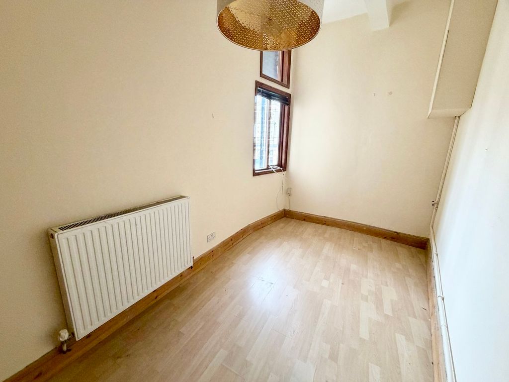 Property photo 2 of 26