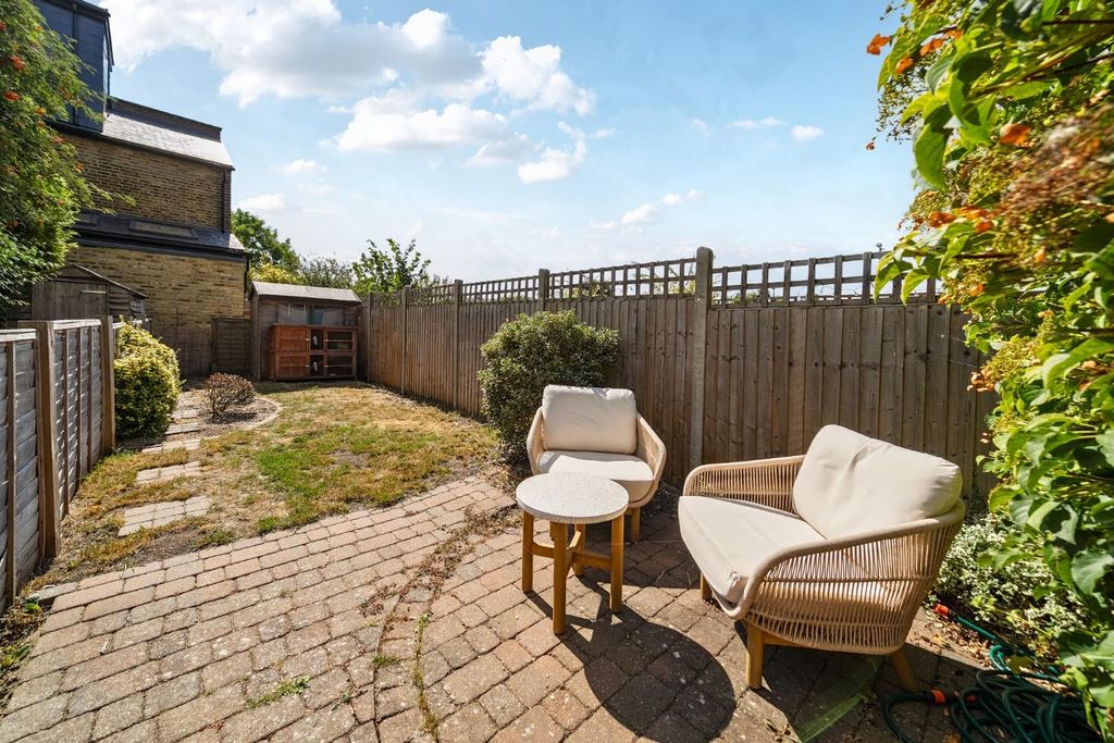 Property photo 2 of 10