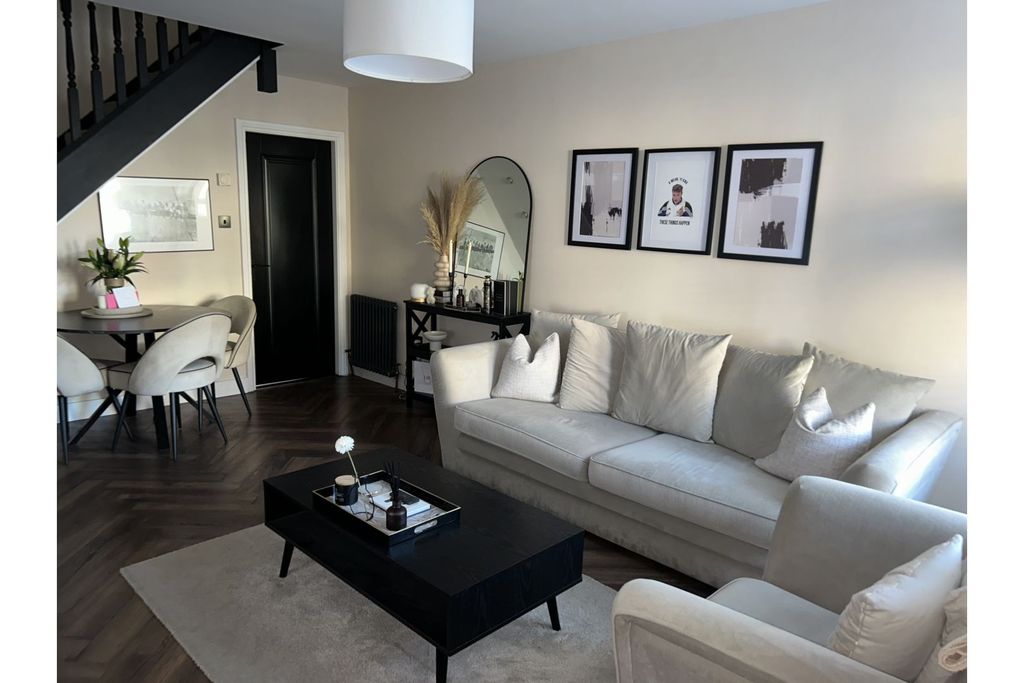 Property photo 2 of 14 Living Room