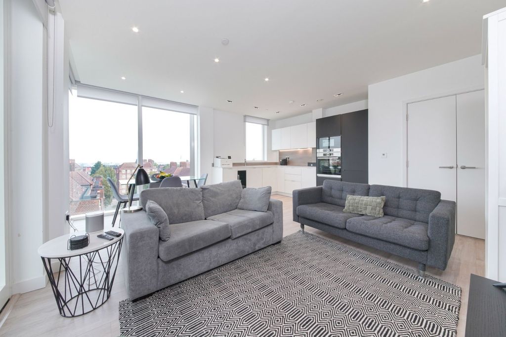 Property photo 2 of 13