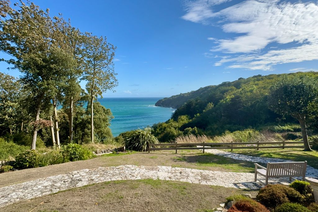 Property photo 3 of 11 Sea View