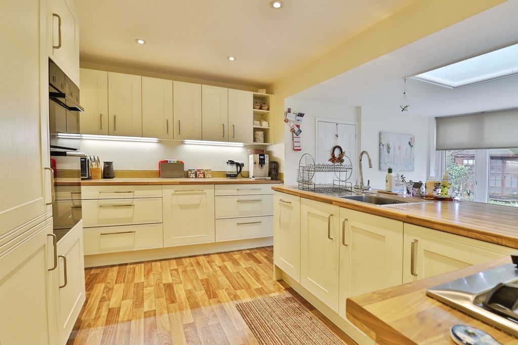 Property photo 3 of 19 Pbox-Img.Jpg