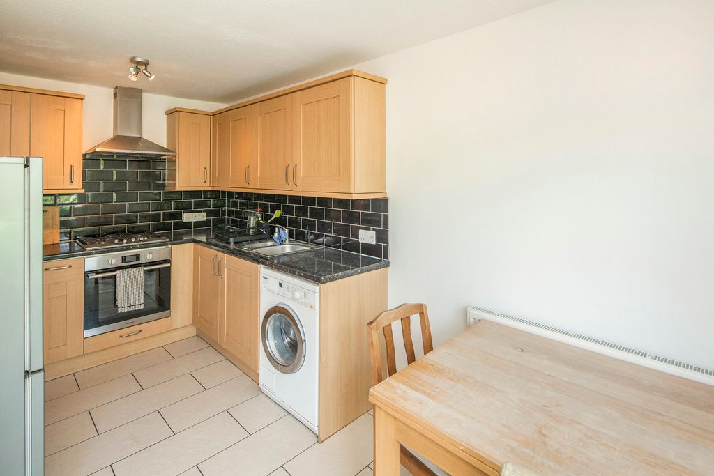 Property photo 3 of 10 3