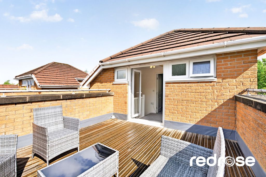 Property photo 3 of 19 Web_8 Hazelmere Ave-35-2500Px