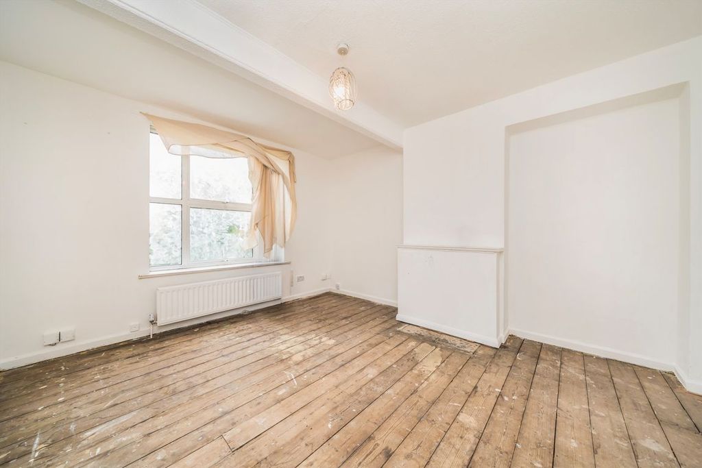 Property photo 2 of 4