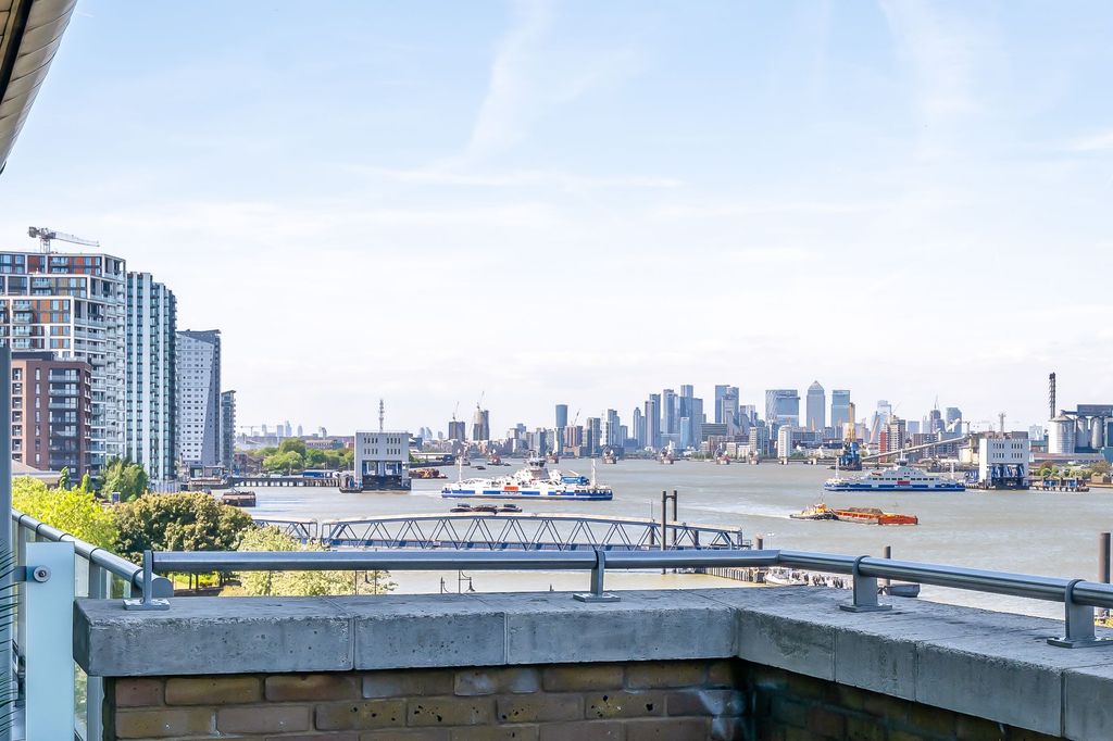 Property photo 3 of 26