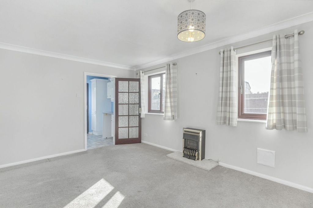 Property photo 3 of 18 7 Foston Gate, Wigston Harcourt, Leicester, Le18 3Ss