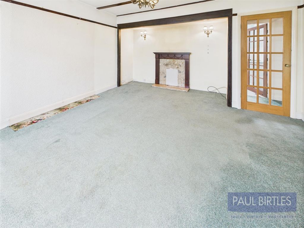 Property photo 3 of 17 Cam04378G0-Pr0175-Still012.Jpg