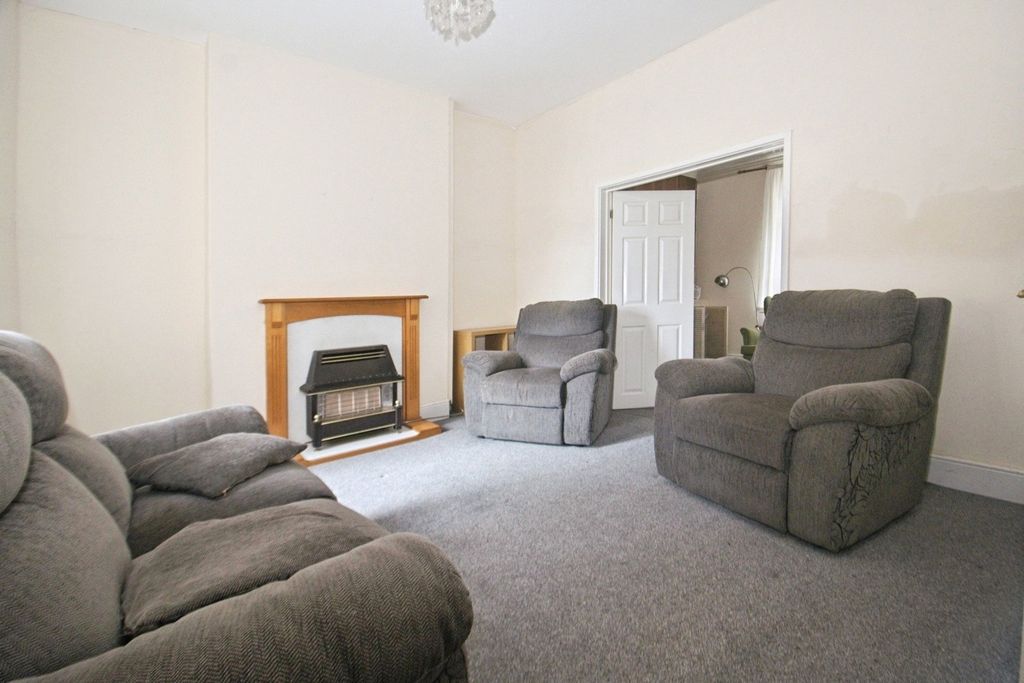 Property photo 2 of 19 Picture No. 01