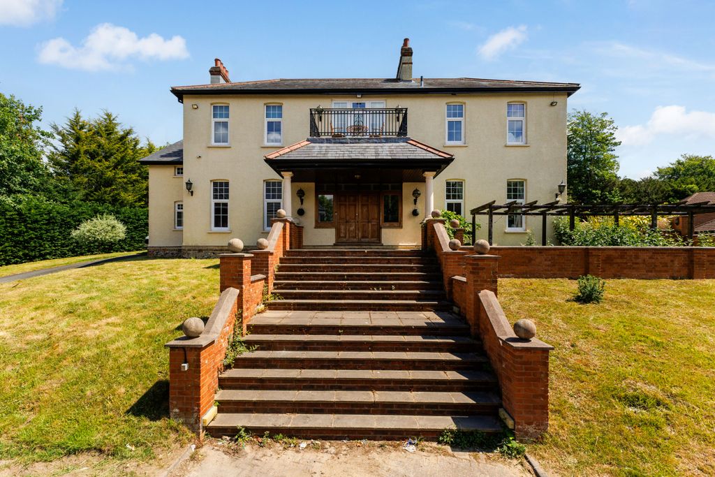 Property photo 1 of 34