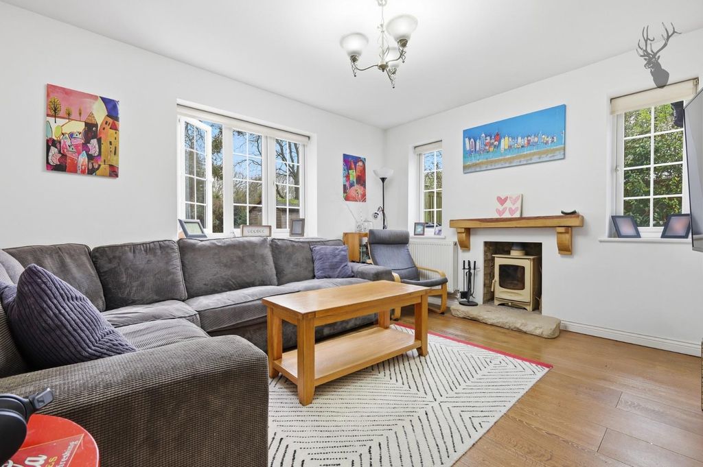 Property photo 2 of 21