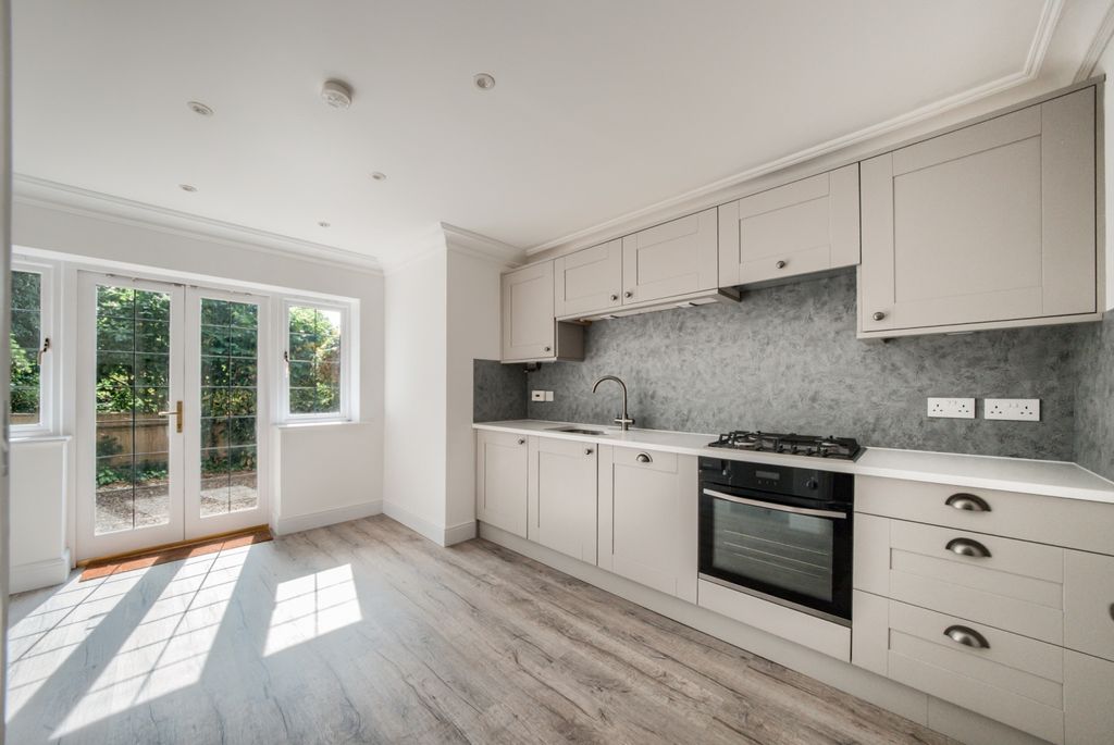 Property photo 2 of 17 Xt5A6071-Hdr(3)