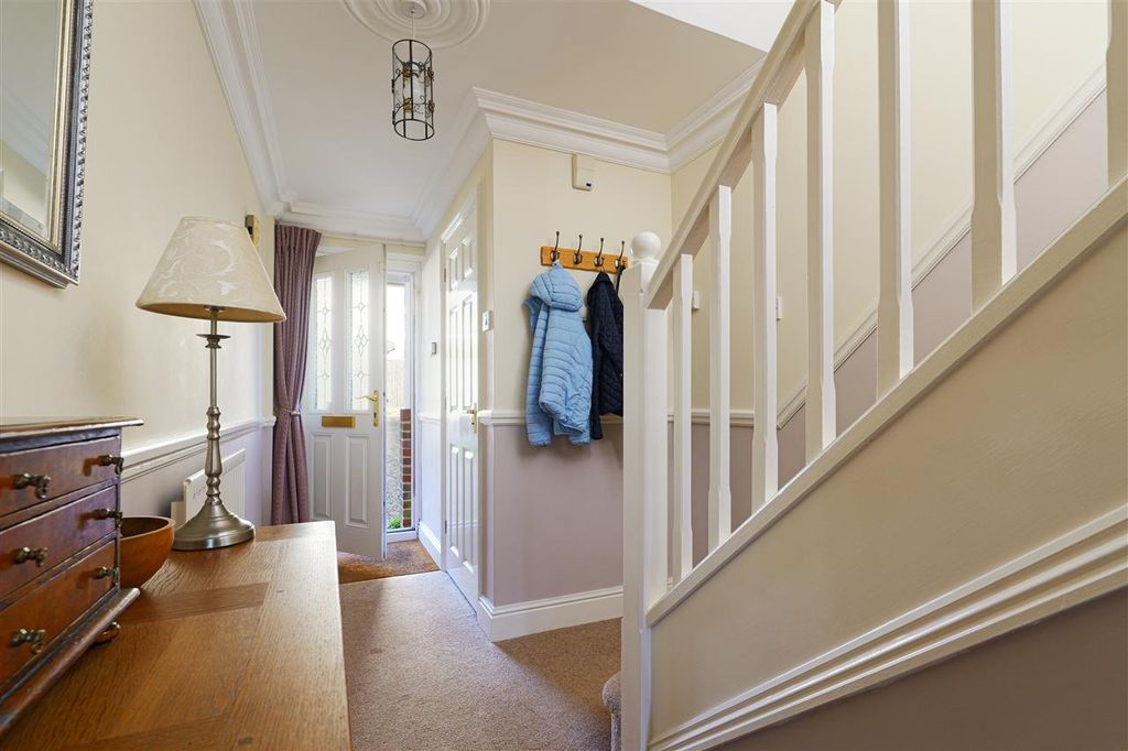 Property photo 2 of 31